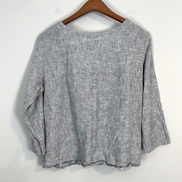 Sold*. Cut loose Linen blend top black and white - Picture 4 of 5